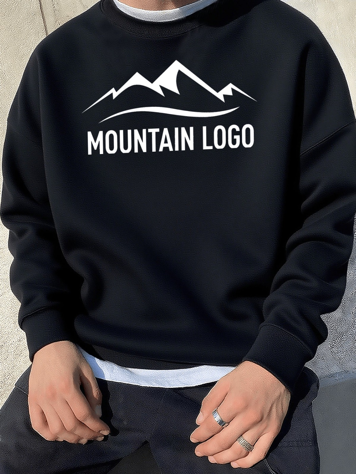 Outdoor Adventure Hong Kong - Men's Stylish Sweatshirt with Mountain Peak