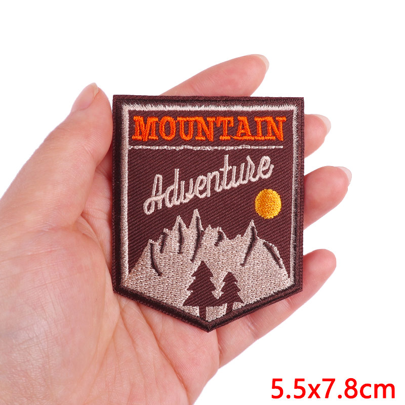 Mountain Camping Adventure Emb - Outdoor Adventure With No Backpack recensione e prezzo