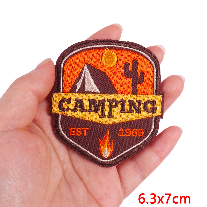 Mountain Camping Adventure Emb - Outdoor Adventure With No Backpack recensione e prezzo